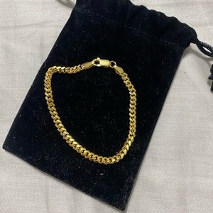 Brand new gold bracelet